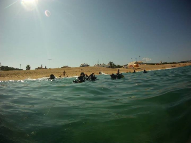  潜水一点一点地